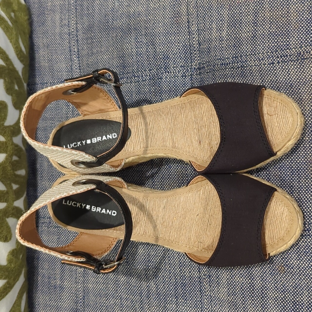 Lucky Brand “Kyndra” black and beige wedge heel sandals, size 7.5 NWOT - Picture 6 of 12